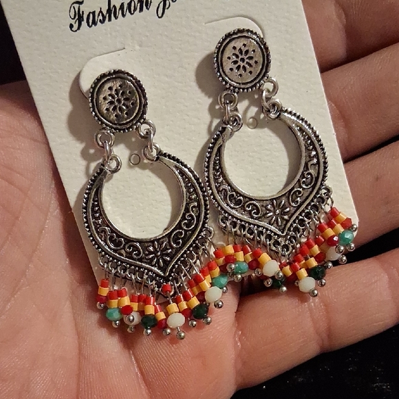 Fashion Jewelry Silver Earrings with Multicolor Beads - Picture 3 of 6